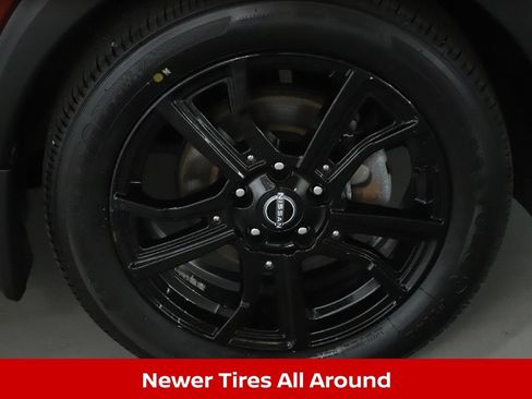 Certified 2023 Nissan Kicks SR FWD image 12