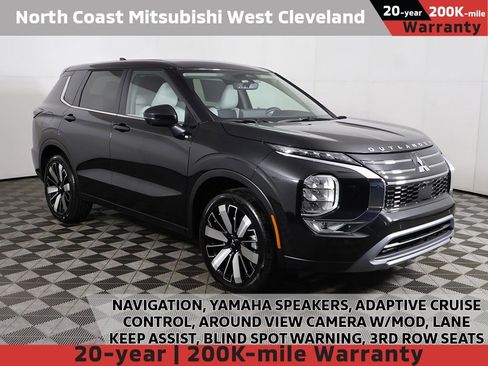 New 2025 Mitsubishi Outlander SE image 1