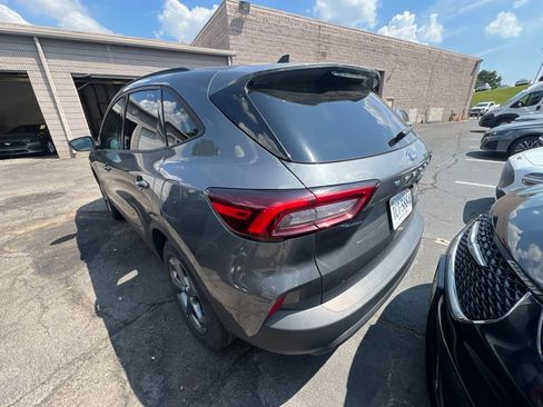 Used 2025 Ford Escape ST-Line AWD/4WD image 5