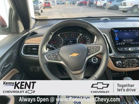Used 2023 Chevrolet Equinox Premier image 19
