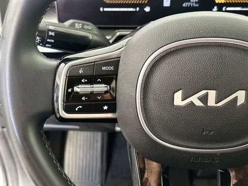 Used 2024 Kia Sorento S image 22