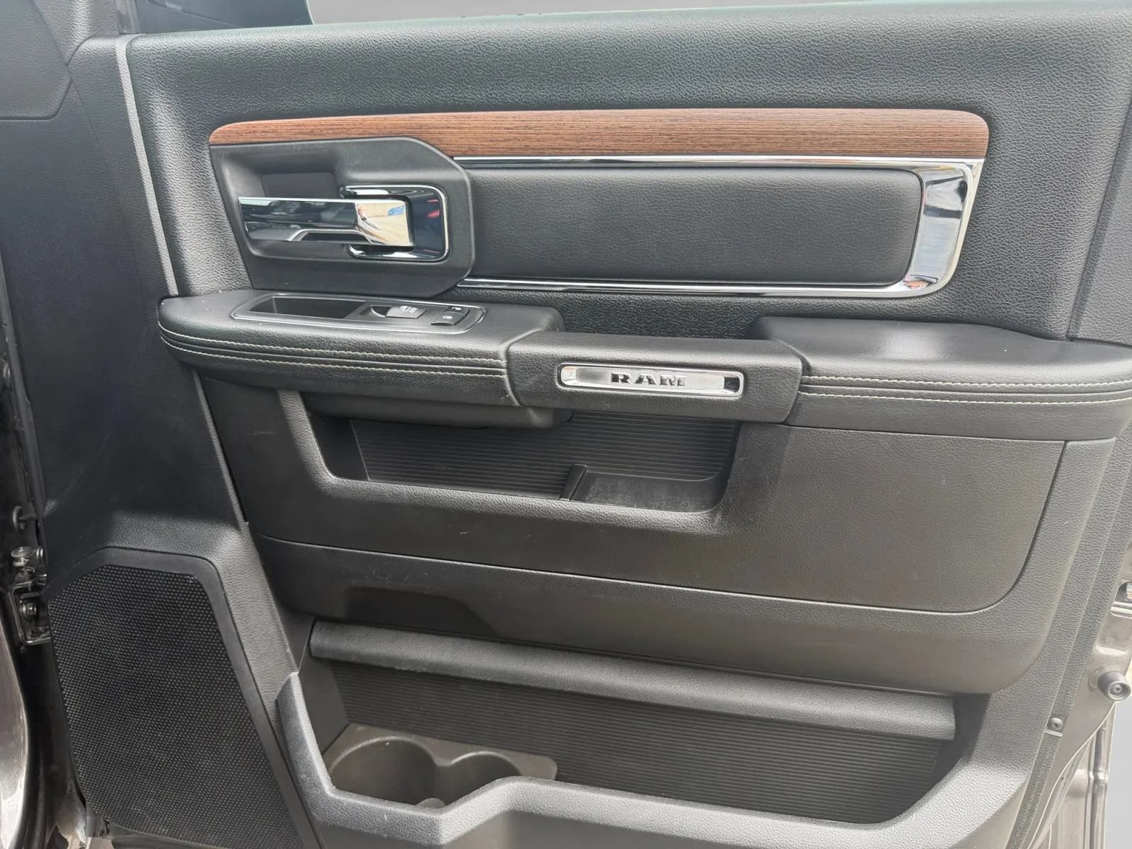 Used 2017 RAM 2500 Laramie AWD/4WD image 31