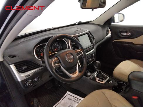 Used 2015 Jeep Cherokee Latitude w/ Cold Weather Group image 32