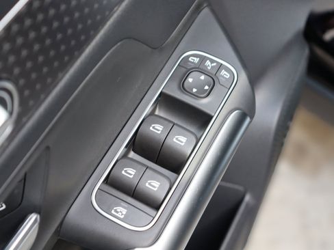 New 2025 Mercedes-Benz GLA 250 GLA 250 image 37