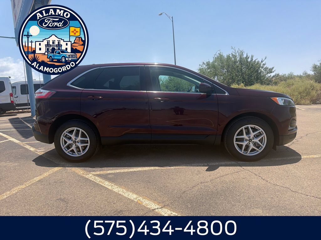 Used 2024 Ford Edge SEL AWD/4WD image 6