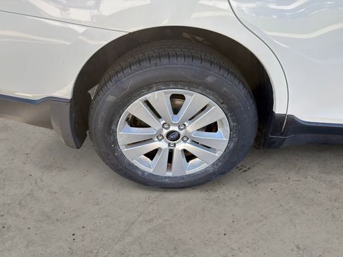 Used 2018 Subaru Outback 2.5i Premium image 9