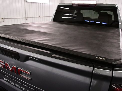 Used 2023 GMC Sierra 1500 Elevation image 13