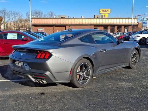 Used 2025 Ford Mustang Coupe image 6