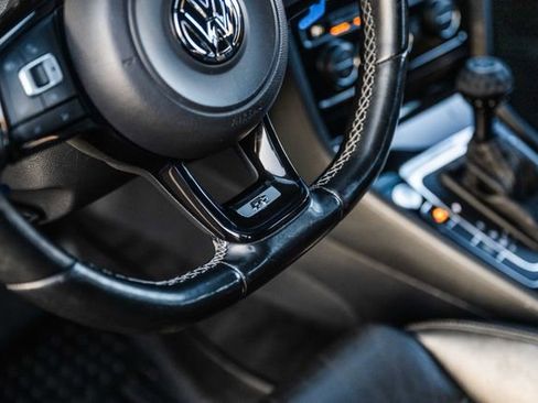 Used 2015 Volkswagen Golf R 4Motion image 24