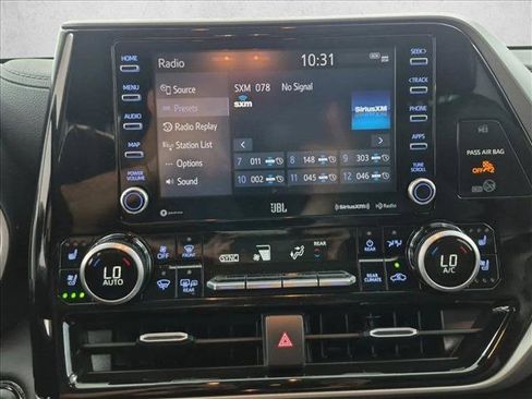 Used 2022 Toyota Highlander Limited FWD image 18
