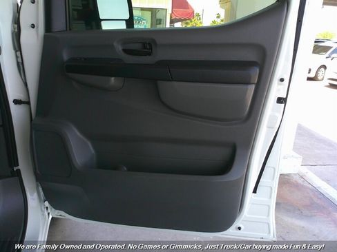 Used 2014 Nissan NV 2500 SV w/ Technology Package image 18