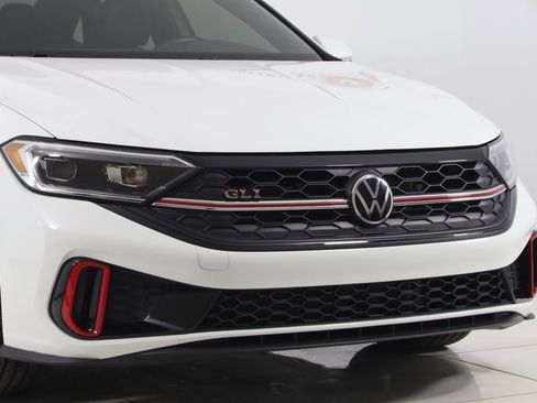 Used 2024 Volkswagen Jetta GLI Autobahn image 40