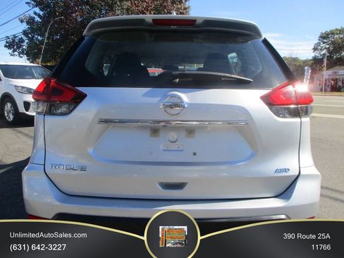 Used 2018 Nissan Rogue S AWD/4WD image 3