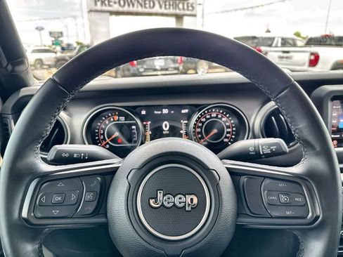 Used 2020 Jeep Gladiator Sport w/ Quick Order Package 24S AWD/4WD image 19