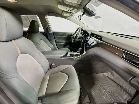 Certified 2020 Toyota Camry LE image 26