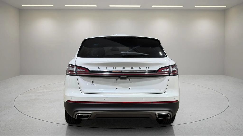 Certified 2022 Lincoln Nautilus FWD image 4