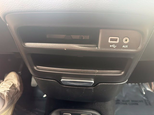 Used 2017 Chrysler Pacifica Limited FWD image 43