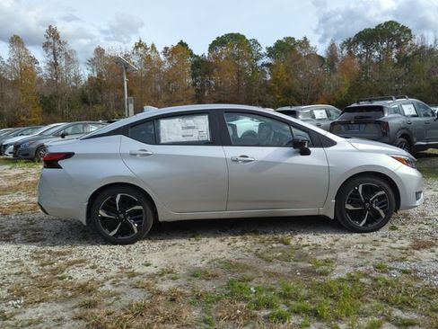 New 2025 Nissan Versa SR w/ Trunk Package FWD image 9