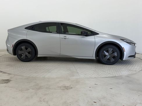 Used 2024 Toyota Prius LE FWD image 8