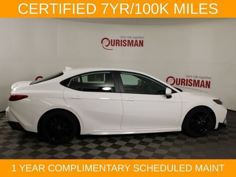 Used 2025 Toyota Camry SE FWD image 8