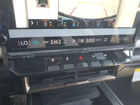 Used 2025 GMC Hummer EV 3X image 33