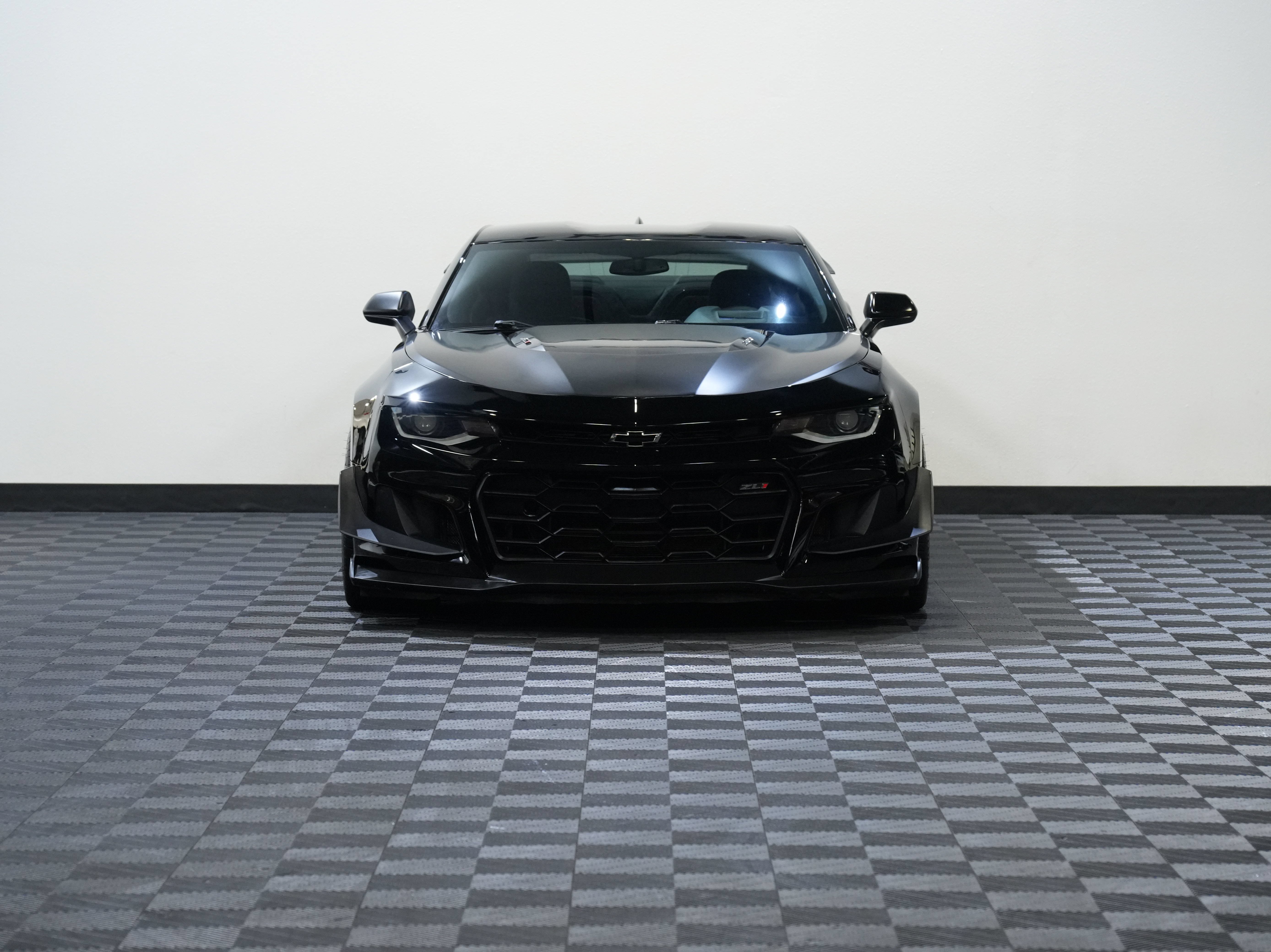 Used 2018 Chevrolet Camaro ZL1 RWD image 4