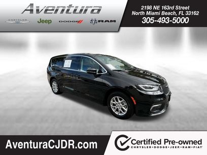 Used 2024 Chrysler Pacifica Touring-L