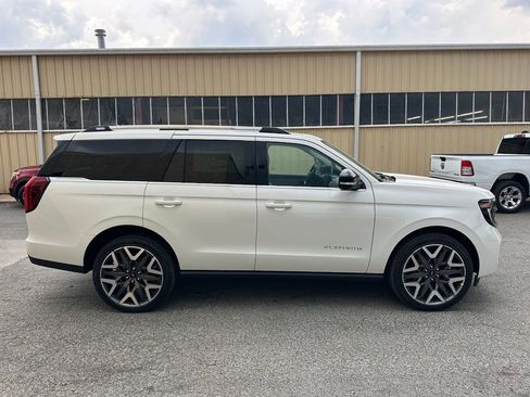 New 2026 Ford Expedition Platinum w/ Platinum Ultimate Package AWD/4WD image 10