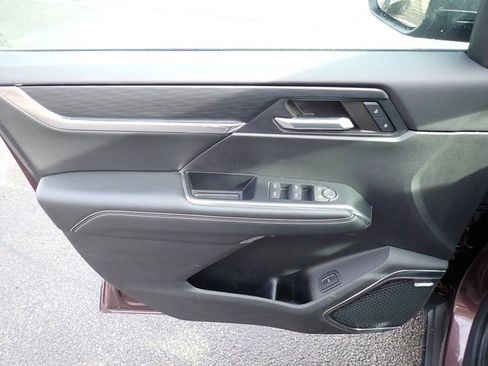 Used 2024 GMC Acadia Elevation image 18