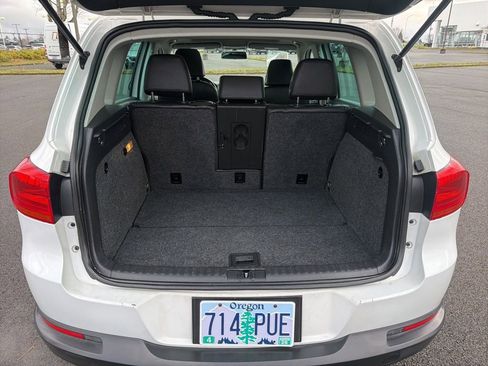 Used 2012 Volkswagen Tiguan SE image 19