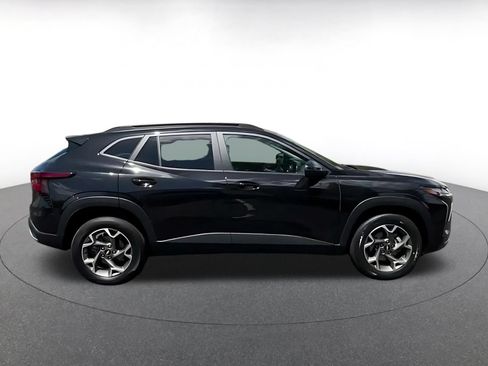 Used 2025 Chevrolet Trax LT w/ LT Convenience Package FWD image 13