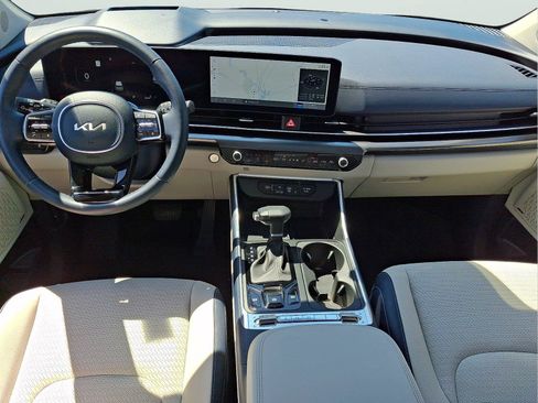 Used 2025 Kia Carnival SX Prestige FWD image 9