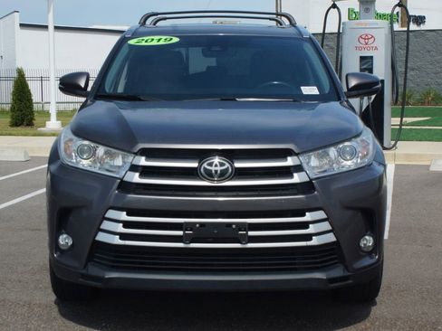 Used 2019 Toyota Highlander XLE FWD image 19