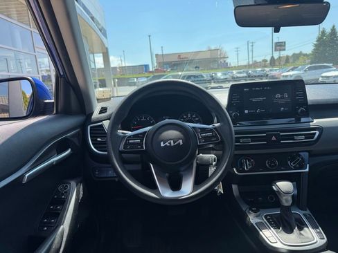 Used 2023 Kia Seltos LX AWD/4WD image 29