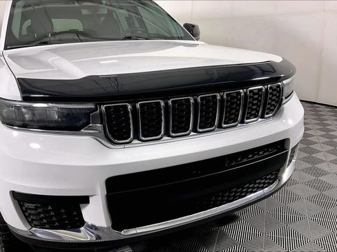 Used 2022 Jeep Grand Cherokee L Laredo w/ Luxury Tech Group I AWD/4WD image 36