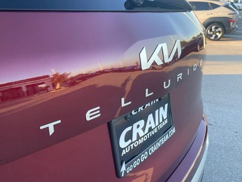 Used 2023 Kia Telluride EX w/ EX Captain's Chair Package FWD image 30