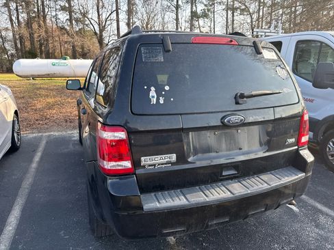 Used 2011 Ford Escape XLT w/ 203A Rapid Spec Order Code image 24