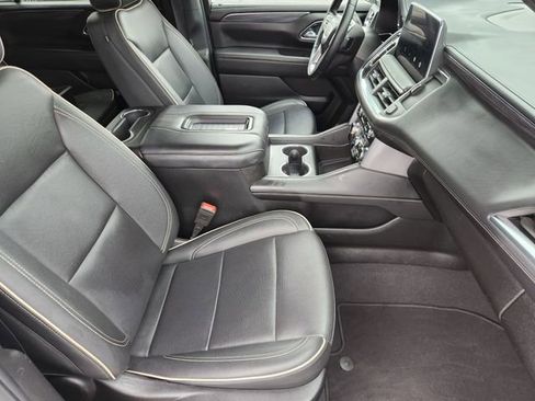 Used 2024 GMC Yukon XL SLT image 12