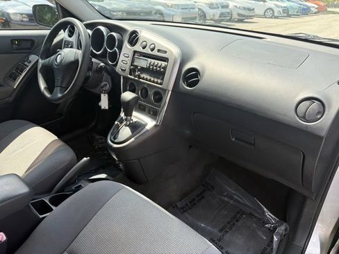 Used 2007 Pontiac Vibe w/ Sun And Sound Package FWD image 25