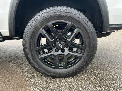 Used 2024 Chevrolet Colorado Trail Boss w/ Advanced Trailering Package AWD/4WD image 9