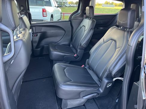 New 2026 Chrysler Pacifica Select w/ S Appearance Package FWD image 43