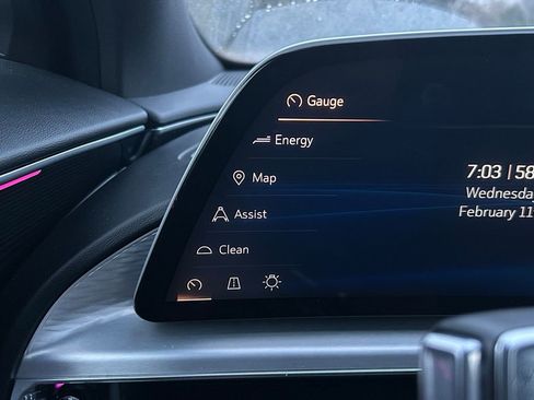 Used 2024 Cadillac Lyriq Luxury image 23