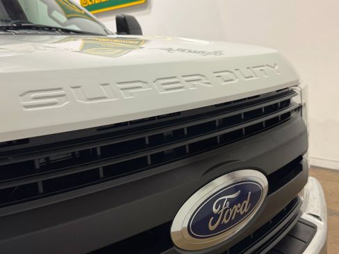 Used 2019 Ford F550 2WD Regular Cab Super Duty image 34