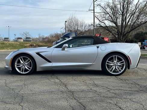 Used 2019 Chevrolet Corvette Stingray Convertible w/ 2LT Preferred Equipment Group image 10