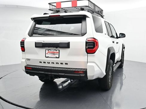 Used 2025 Toyota 4Runner SR5 AWD/4WD image 6