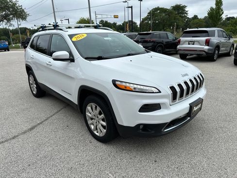 Used 2016 Jeep Cherokee Limited AWD/4WD image 4