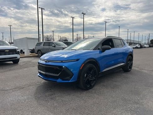 New 2026 Chevrolet Equinox EV RS image 7