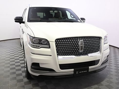 Certified 2024 Lincoln Navigator L Reserve w/ Equipment Group 201A image 9