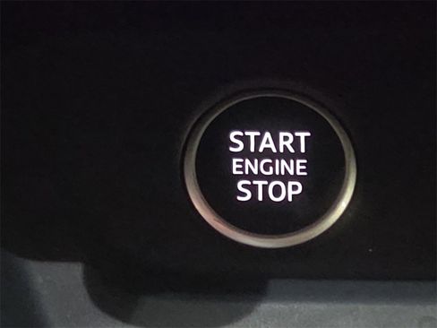 Used 2023 Audi Q3 2.0T Premium w/ Black Optic Sport Package image 23