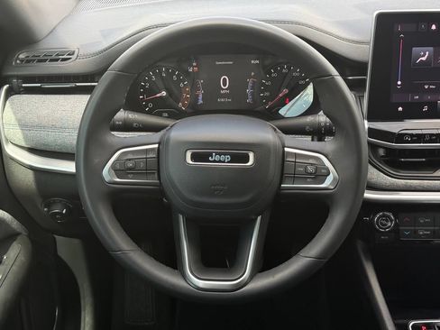 Used 2023 Jeep Compass Latitude AWD/4WD image 22